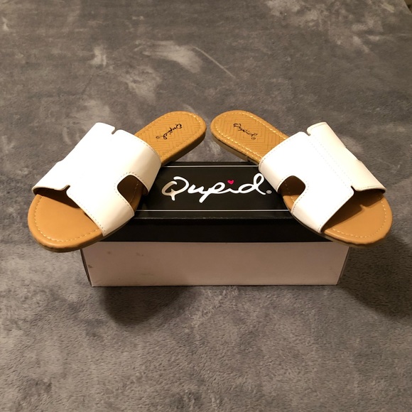 Qupid White Archer Slip-On Sandals - NIB Sz7.5 - Picture 3 of 8